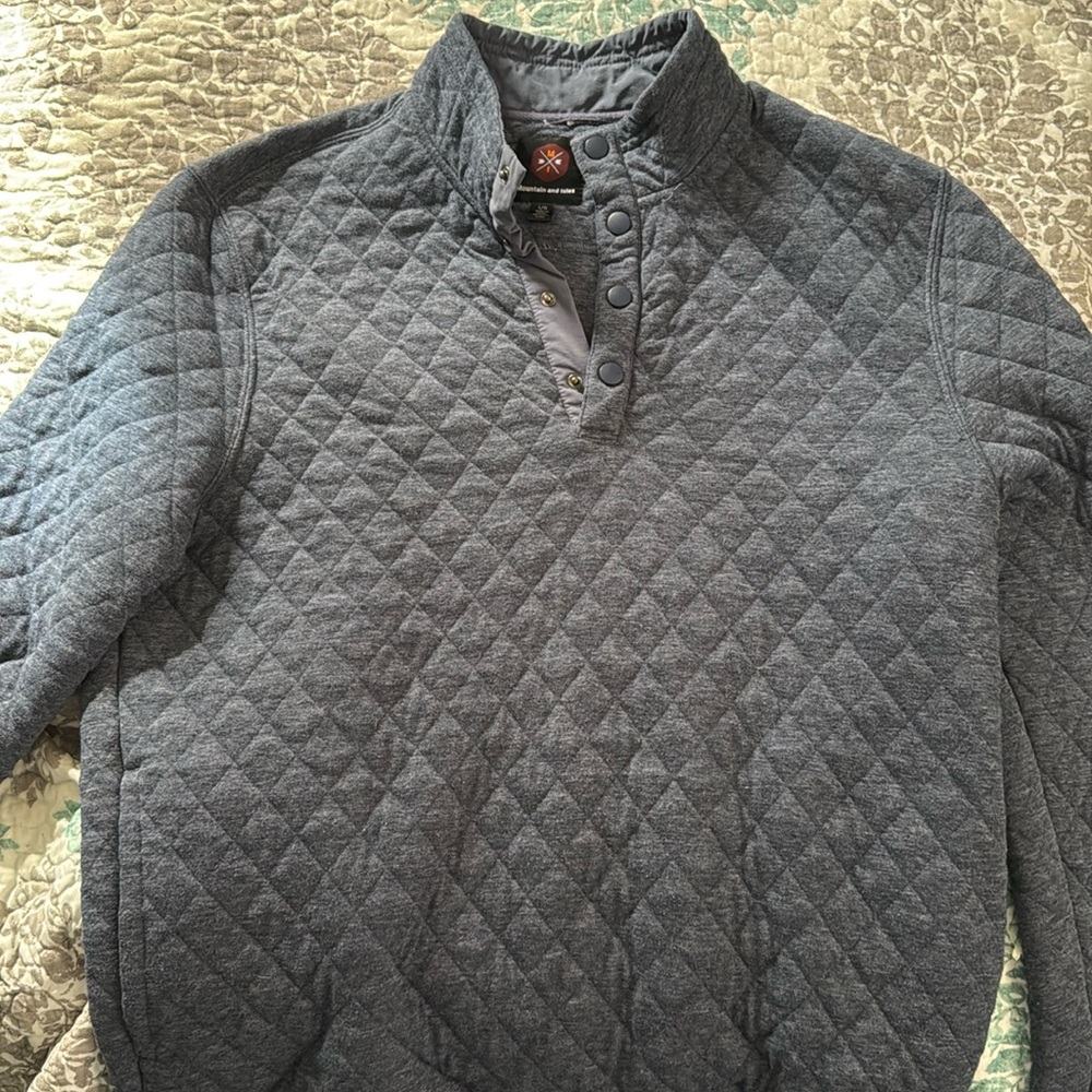 Mountain and Isles quilted sweater
